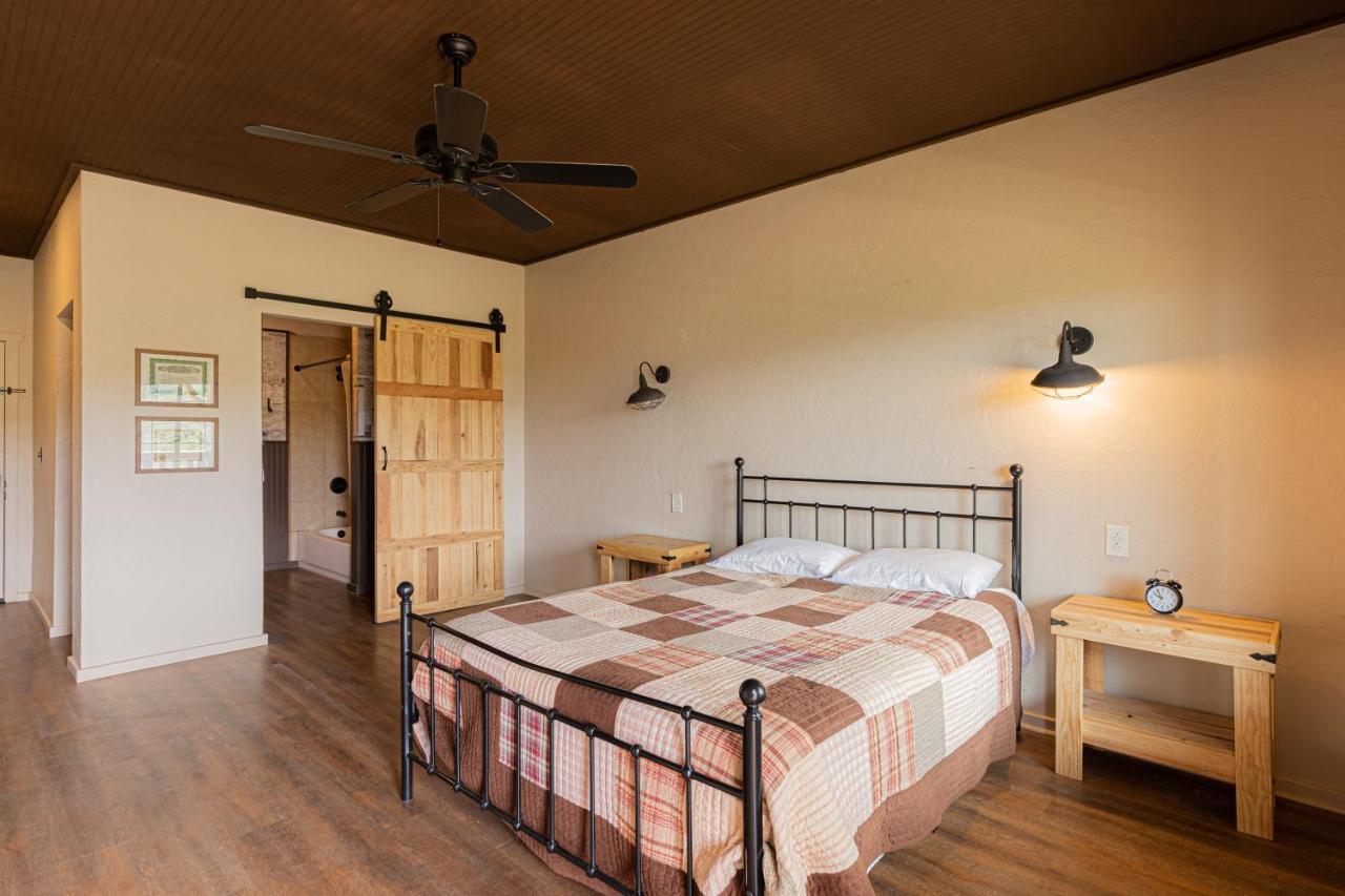 -Pet Friendly- Miners Cabin #6 - King Bed With Private Balcony Тумстон Экстерьер фото