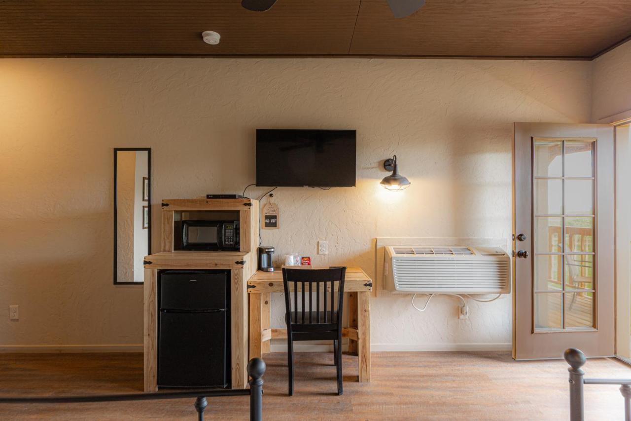 -Pet Friendly- Miners Cabin #6 - King Bed With Private Balcony Тумстон Экстерьер фото