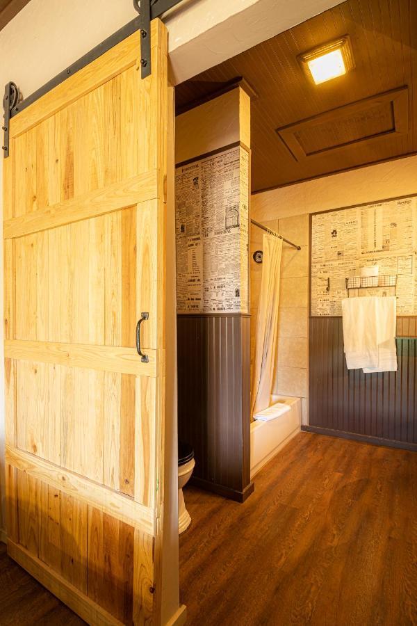 -Pet Friendly- Miners Cabin #6 - King Bed With Private Balcony Тумстон Экстерьер фото
